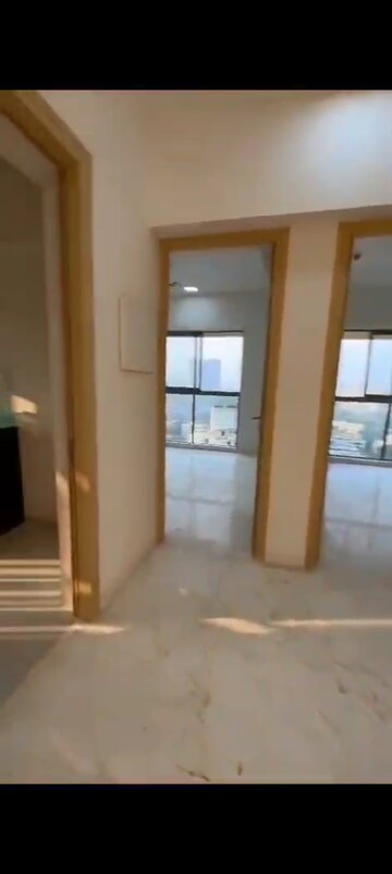 Room in 2 BHK Apartment at Lodha Bel Air, Jogeshwari West – for Rent