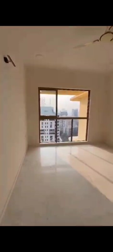 Room in 2 BHK Apartment at Lodha Bel Air, Jogeshwari West – for Rent
