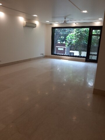 Room in 6+ BHK Villa at Vasant Vihar – for Sale