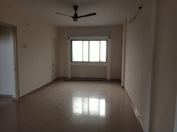 Room in 2 BHK Apartment at Tingre Nagar – for Rent