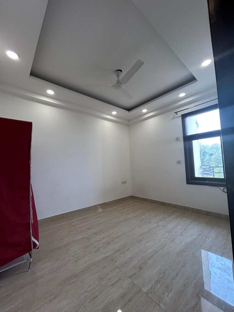 Room, freedom fighters enclave 2 Bedroom 900 Sq.Ft. Apartment In Freedom Fighters Enclave Delhi 8065485