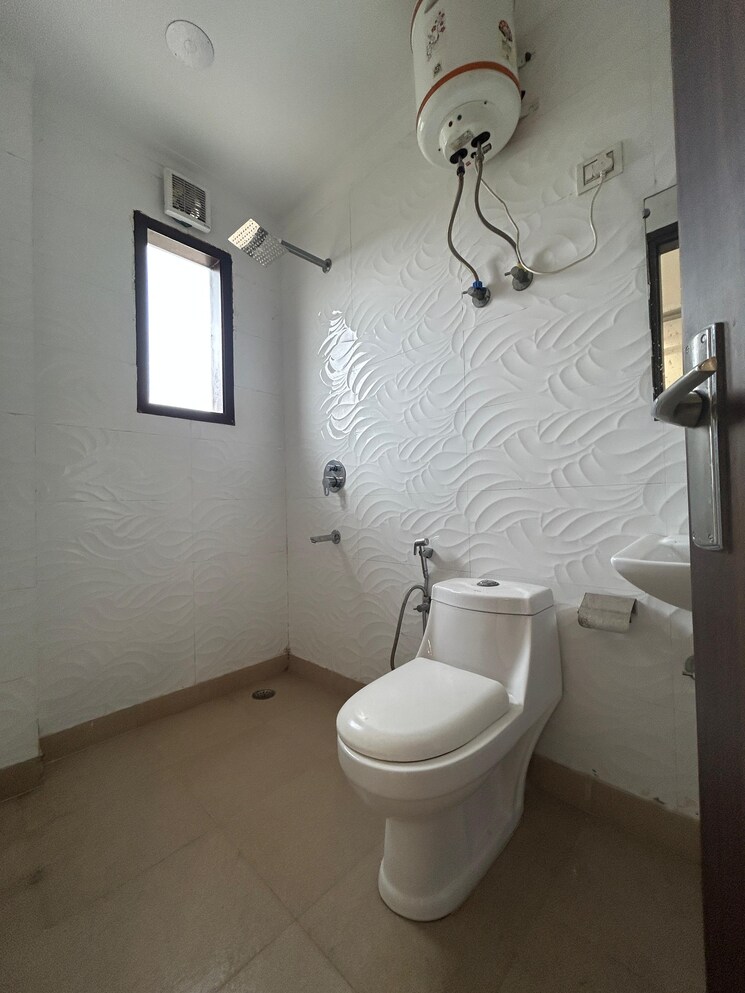 Bathroom, freedom fighters enclave 2 Bedroom 900 Sq.Ft. Apartment In Freedom Fighters Enclave Delhi 8065485