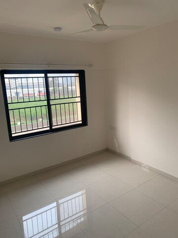 Room in 2 BHK Apartment at Kohinoor Sapphire 2, Tathawade – for Rent