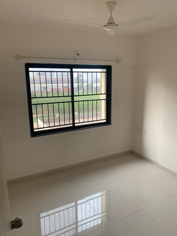 Room in 2 BHK Apartment at Kohinoor Sapphire 2, Tathawade – for Rent