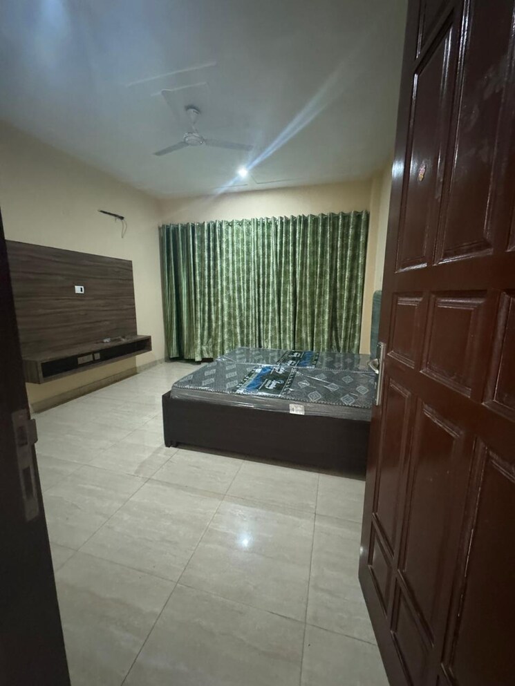 Kitchen, unitech-south-city-ii 3 Bedroom 1758 Sq.Ft. Builder Floor In Sector 50 Gurgaon 8065496