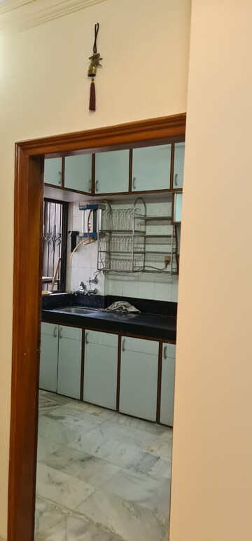 Room in 2 BHK Apartment at Siroya Kalaniketan, Bandra West – for Rent