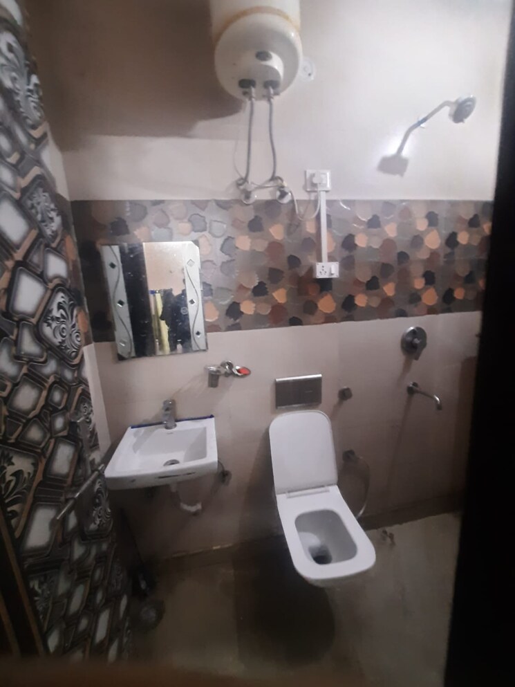 Master Bedroom, rohini sector 7 2.5 Bedroom 750 Sq.Ft. Builder Floor In Rohini Sector 7 Delhi 8065517