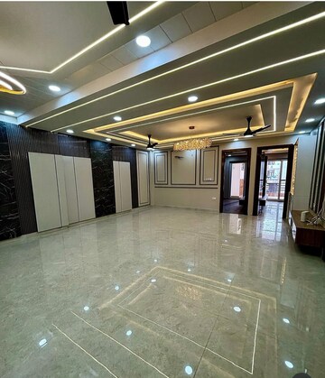 Room in 4 BHK Builder Floor at Puri Aman Vilas, Sector 89 – for Sale