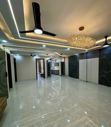 Building Lobby in 4 BHK Builder Floor at Puri Aman Vilas, Sector 89 – for Sale