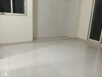 Room in 2 BHK Apartment at Rosa Oasis, Ghodbunder Road – for Rent