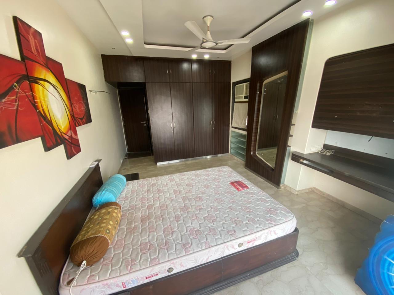 4 BHK Apartment For Sale in Shyam Kunj