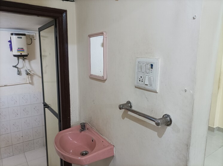 Bathroom, brahmand-chs 2 Bedroom 810 Sq.Ft. Apartment In Brahmand Thane 8065567