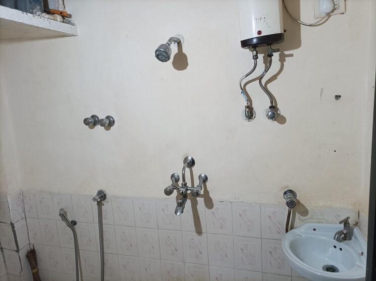 Bathroom, brahmand-chs 2 Bedroom 810 Sq.Ft. Apartment In Brahmand Thane 8065567
