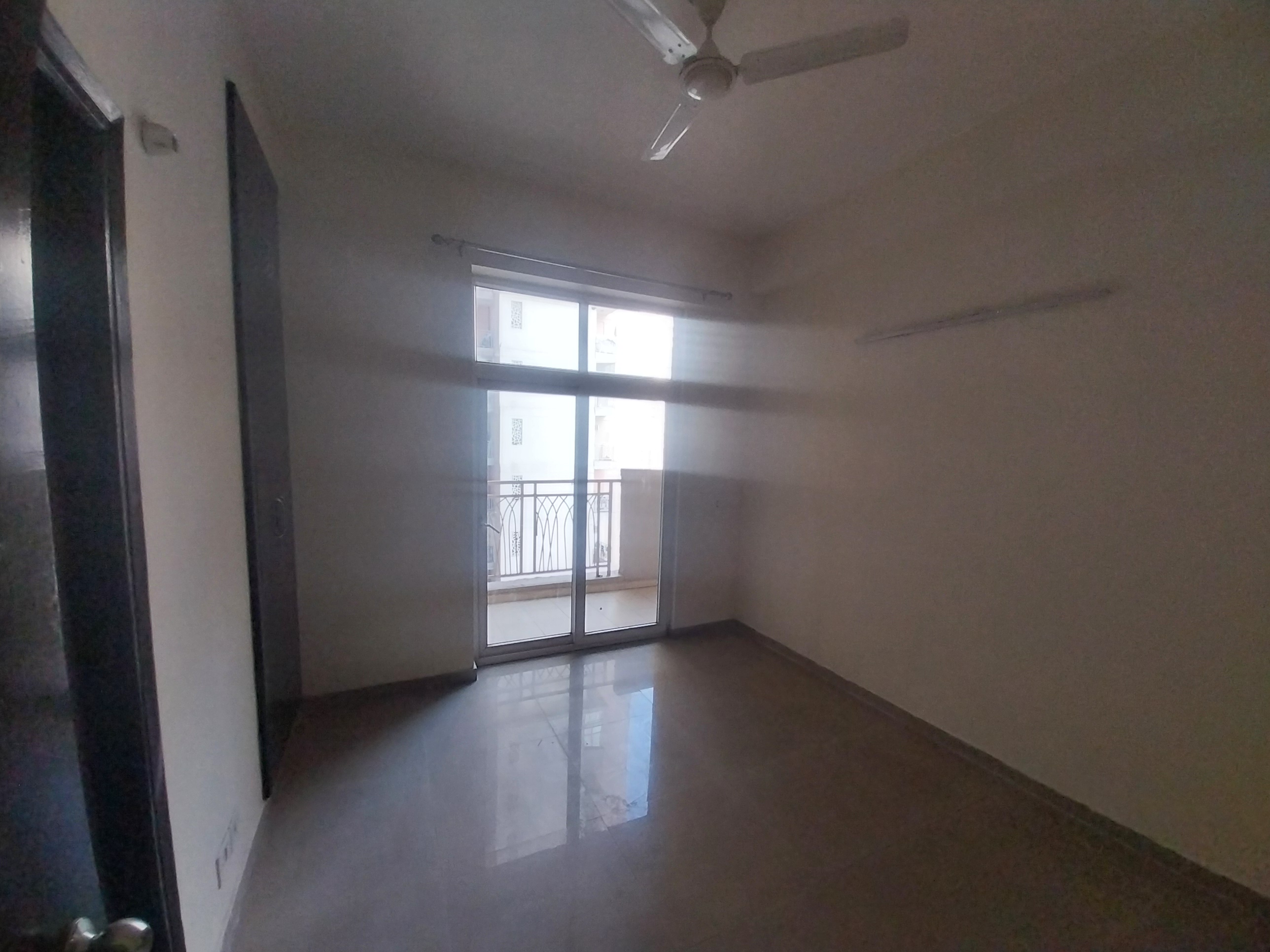 2.5 BHK Apartment For Sale in Mahagun Mywoods III