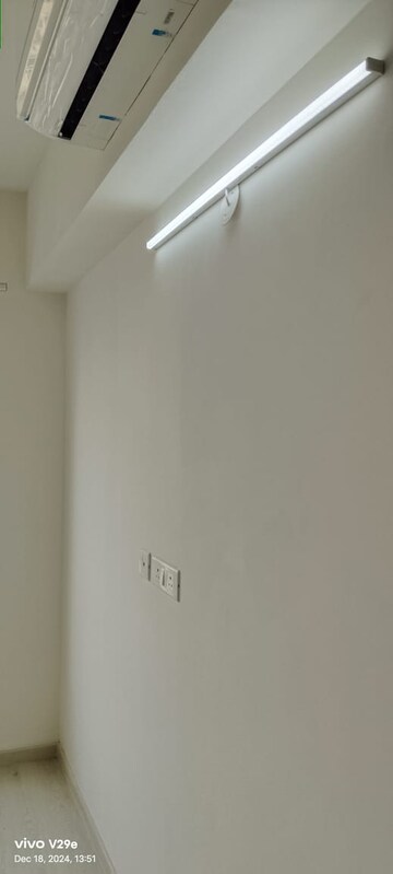 Room in 3 BHK Apartment at Shapoorji Pallonji Joyville Gurgaon, Sector 102 – for Rent