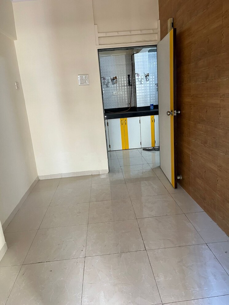 Room, lok-upvan-apartment-phase-2 2 Bedroom 750 Sq.Ft. Apartment In Vasant Vihar Thane 8065603