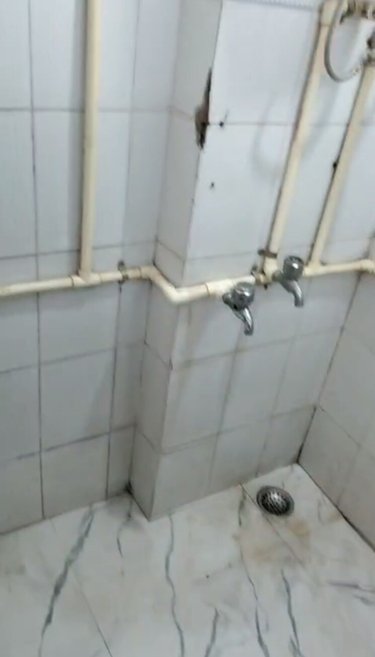 Bathroom, rustomjee-natraj 1 RK 250 Sq.Ft. Apartment In Andheri East Mumbai 8065608