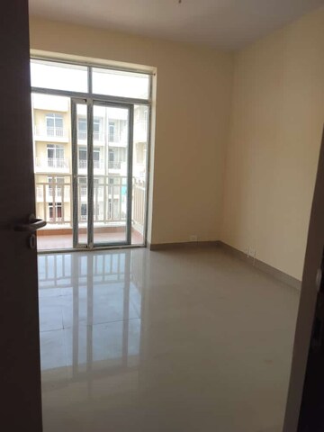 2 BHK Apartment For Rent in Signature Orchard Avenue 2, Sector 93