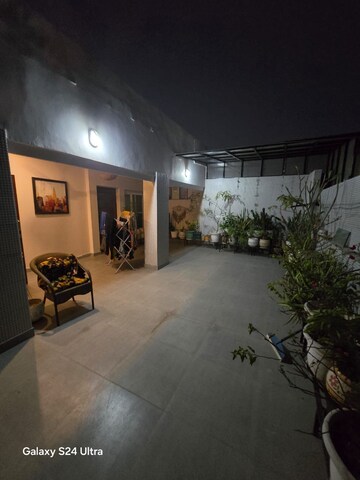 Parking in 4 BHK Builder Floor at Saket – for Sale