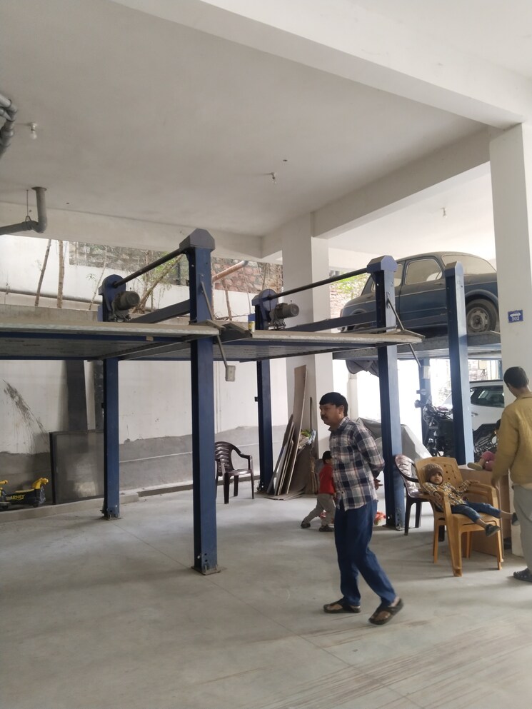  Parking, sri nagar colony 3 Bedroom 2200 Sq.Ft. Apartment In Sri Nagar Colony Hyderabad 8065680