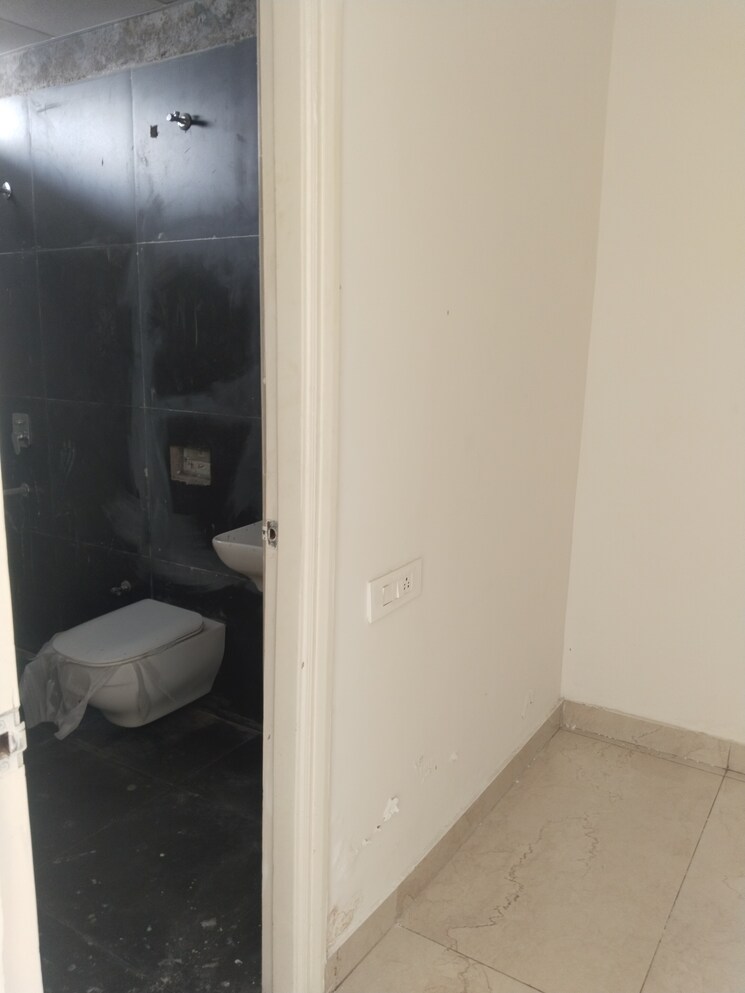 Bathroom, sri nagar colony 3 Bedroom 2200 Sq.Ft. Apartment In Sri Nagar Colony Hyderabad 8065680