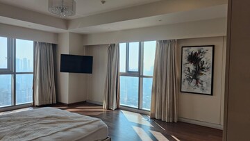 Room in 4 BHK Apartment at Bombay Realty One ICC, Dadar East – for Rent