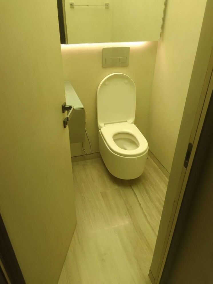 Bathroom, lodha-the-world-towers-world-one-tier-2 4 Bedroom 4909 Sq.Ft. Apartment In Worli Mumbai 8065722