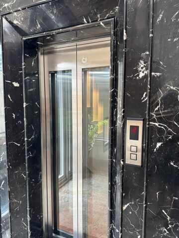 Building Lobby in 3 BHK Builder Floor at RWA Apartments Sector 40, Sector 40 – for Rent
