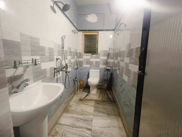 Bathroom, dum dum park 2 Bedroom 1230 Sq.Ft. Apartment In Dum Dum Park Kolkata 8065750
