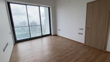 Room in 4 BHK Apartment at Bayview Terraces, Prabhadevi – for Rent