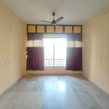 Room in 1 BHK Apartment at Tulsidham Complex, Kapur Bawdi – for Rent