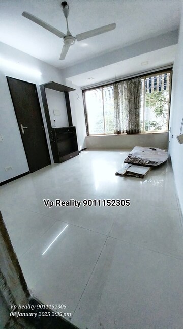 Room in 2 BHK Apartment at Raheja Vistas Phase 3, Mohammadwadi – for Rent