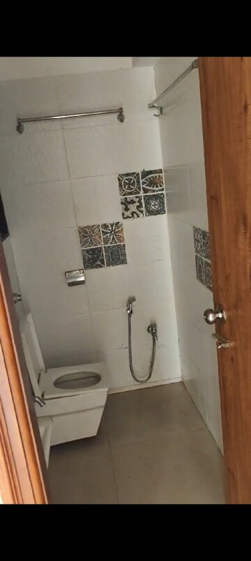 Master Bedroom in 2 BHK Apartment at Kurla East – for Rent