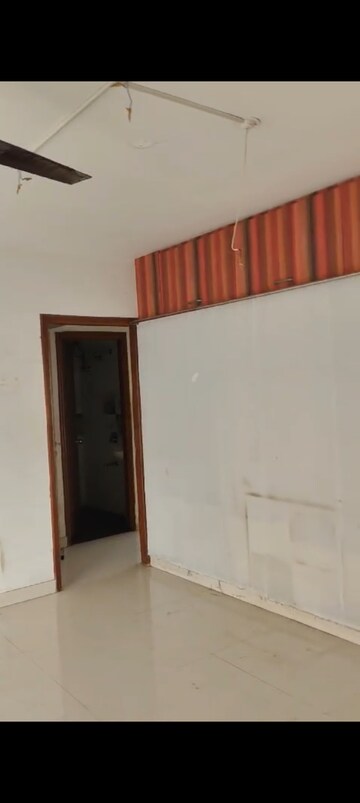 Room in 2 BHK Apartment at Kurla East – for Rent