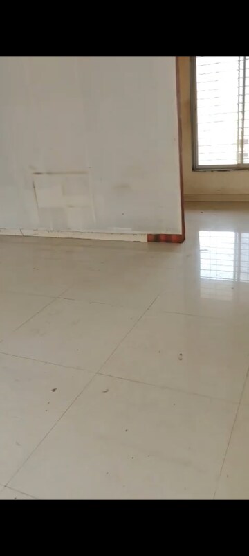 Room in 2 BHK Apartment at Kurla East – for Rent