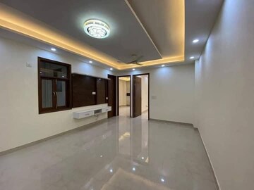 Room in 2 BHK Builder Floor at Saket – for Sale