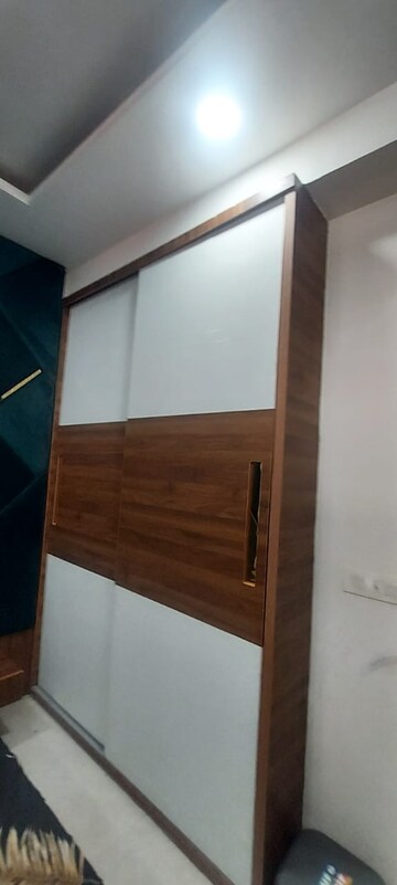 Furnished Amenities in 3 BHK Builder Floor at Motia Blue Ridge, Dhakoli Village – for Rent