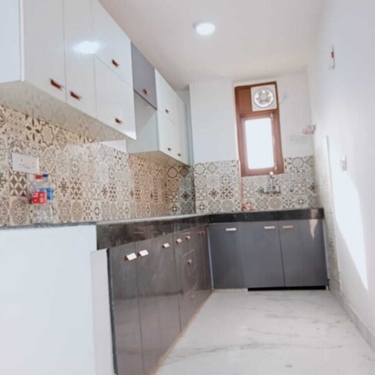 Kitchen, panchsheel vihar 3 Bedroom 1200 Sq.Ft. Builder Floor In Panchsheel Vihar Delhi 8065884
