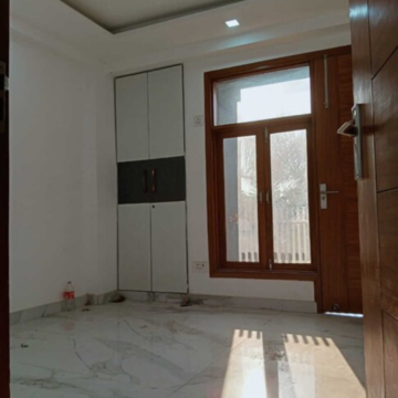 Room in 3 BHK Builder Floor at Panchsheel Vihar – for Sale