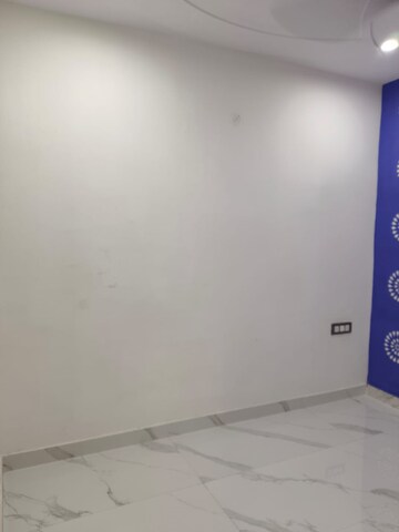 Room in 2 BHK Builder Floor at Dwarka Mor – for Rent