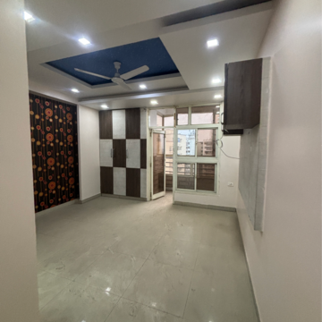 Room in 3 BHK Apartment at Ramprastha Max City, Vaishali Sector 7 – for Sale