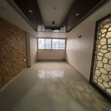 Room in 3 BHK Apartment at Ramprastha Max City, Vaishali Sector 7 – for Sale