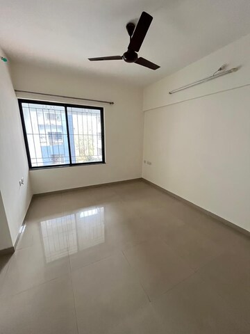 Room in 2 BHK Apartment at Borate Jijai Nagari, Kothrud – for Rent