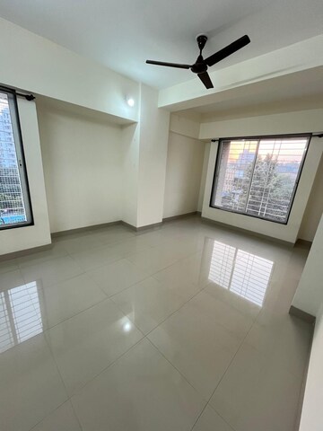 Room in 3 BHK Apartment at Ranjeet Heights CHS, Kothrud – for Rent