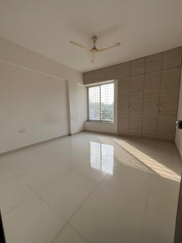 Room in 2 BHK Apartment at Shree Pooja, Kothrud – for Rent