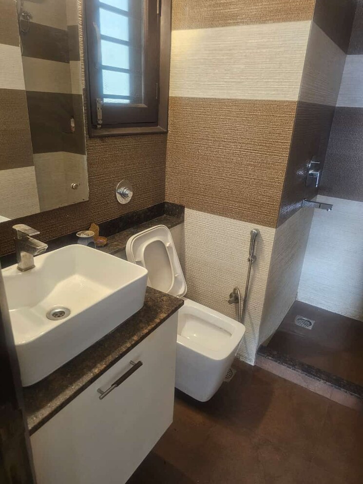 Master Bedroom, tata-primanti-villas 4 Bedroom 4250 Sq.Ft. Apartment In Sector 72 Gurgaon 8065962