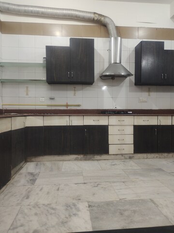 Building Lobby in 3 BHK Builder Floor at Greater Kailash I – for Rent