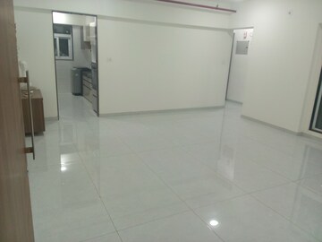 Room in 2 BHK Apartment at Agarwal Florence, Goregaon West – for Sale