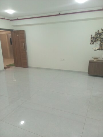 Room in 2 BHK Apartment at Agarwal Florence, Goregaon West – for Sale