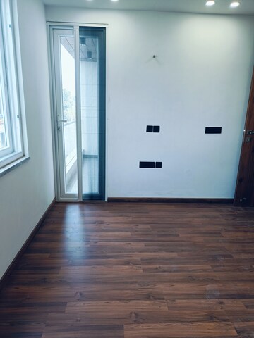 Room in 3 BHK Builder Floor at Safdarjang Enclave – for Rent